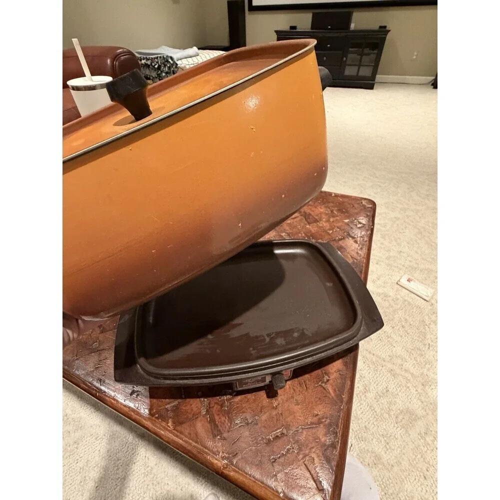 Vintage West Bend 6 Quart Slow Cooker Ombre Metal Lid